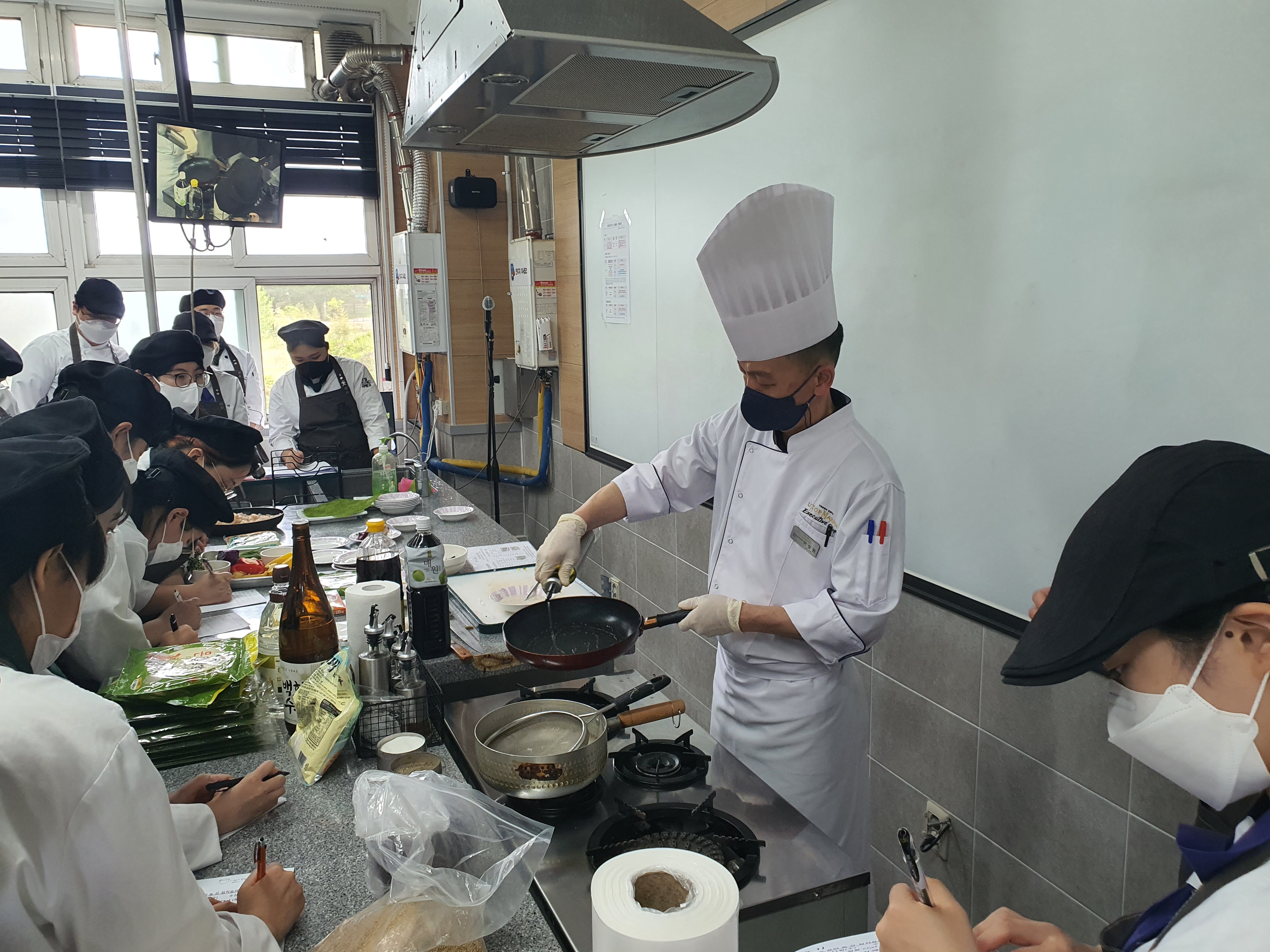 2022.05.11 유탑 이정원 쉐프 5.jpg