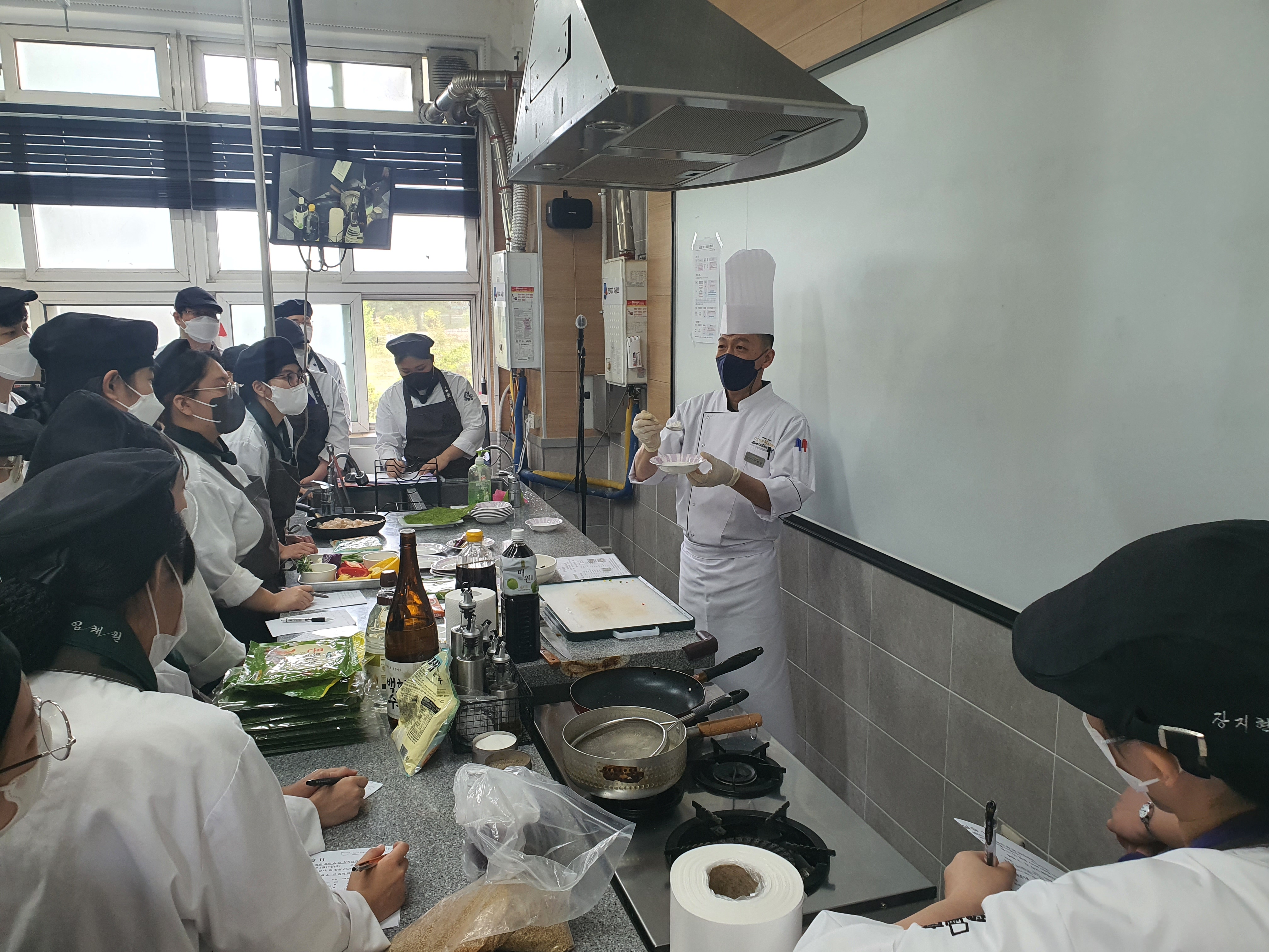 2022.05.11 유탑 이정원 쉐프 4.jpg